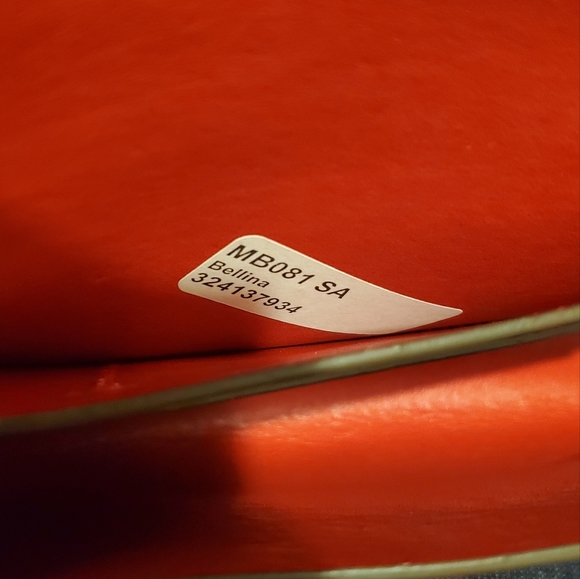 Dooney & Bourke Vachetta Saddle Clutch Bag ~ NWT - Picture 7 of 11